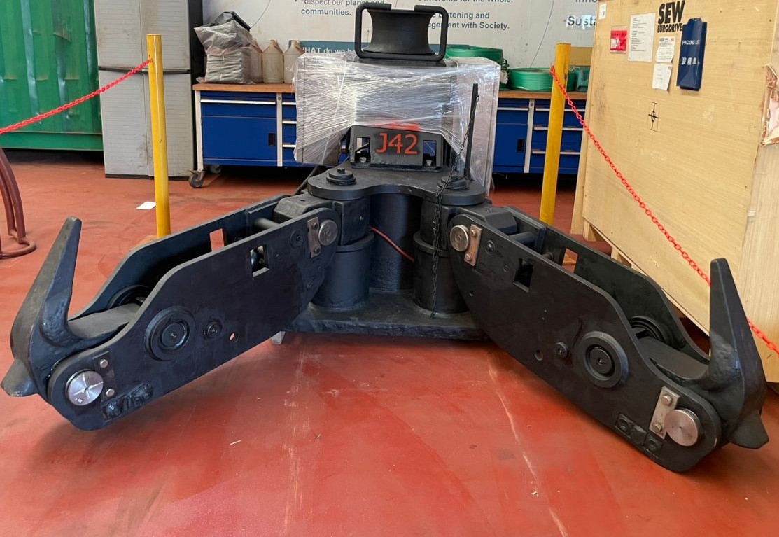 OVERHAULING QUICK RELEASE MOORING HOOK(QRH)